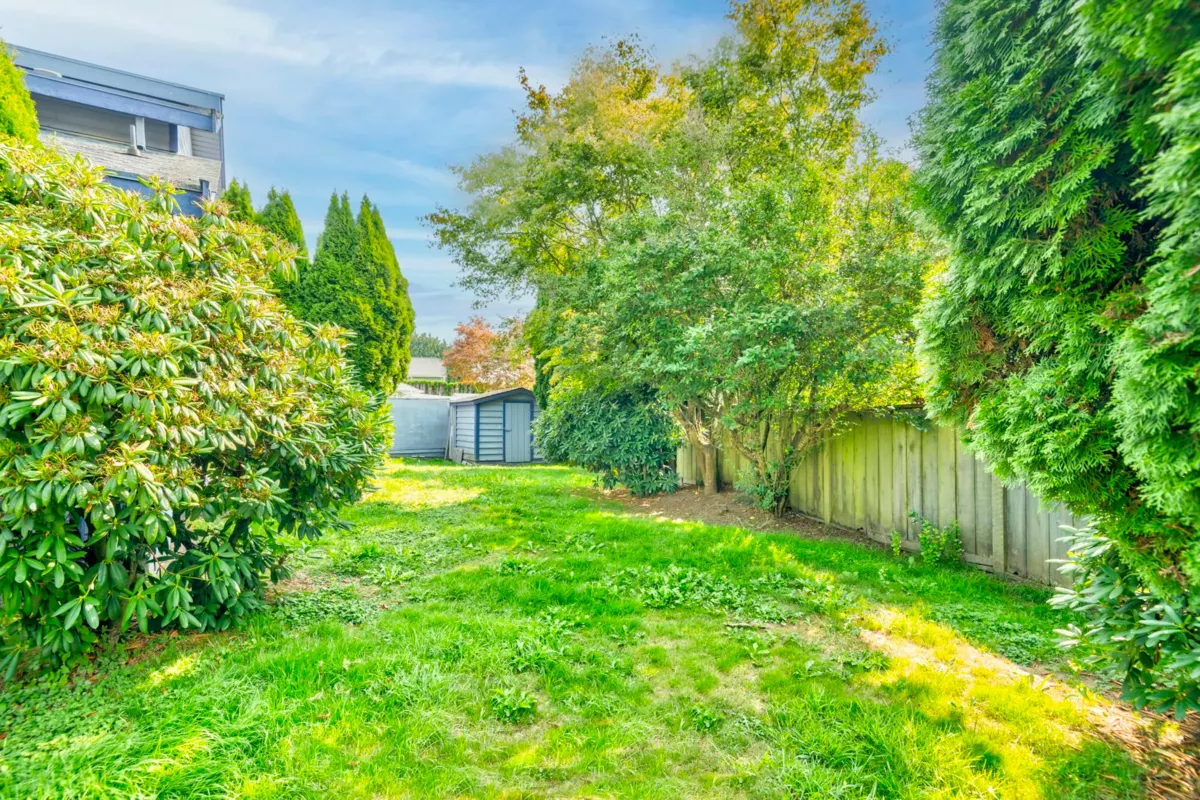 Laundry Room Photo of 5202 Hollywood Drive, Richmond, BC