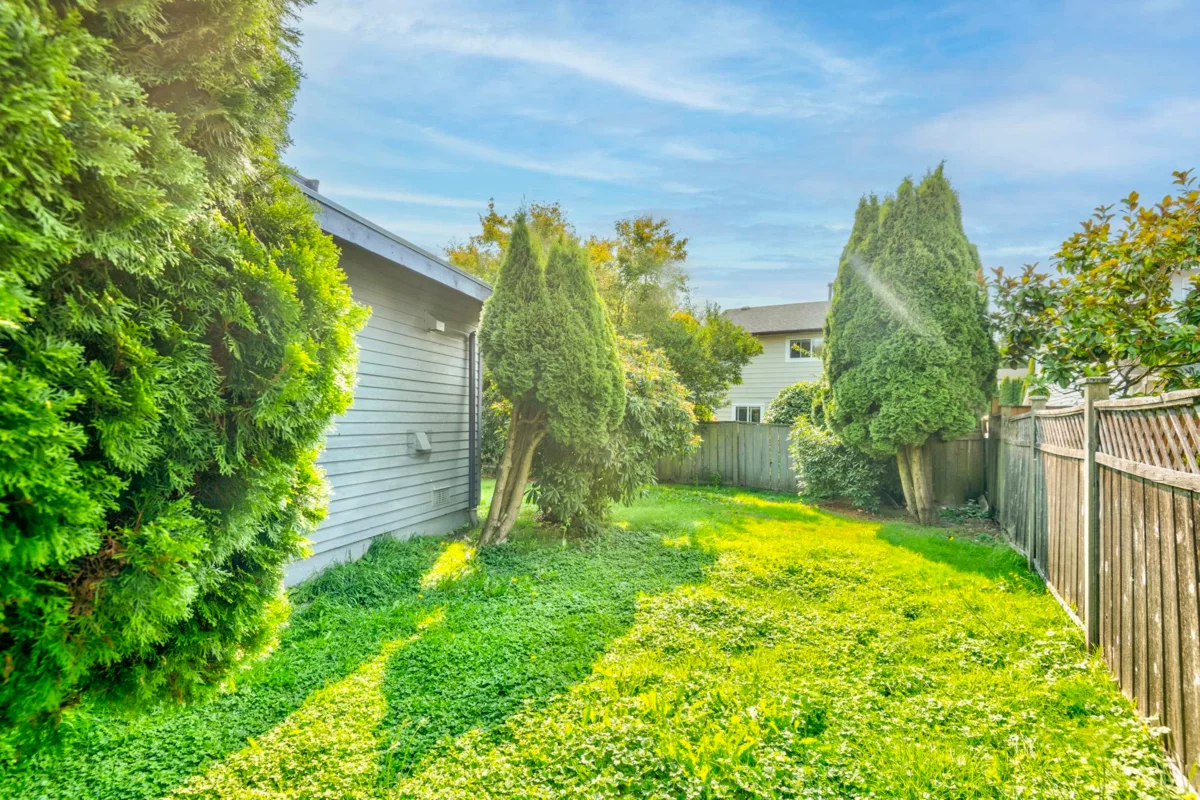 Mudroom Photo of 5202 Hollywood Drive, Richmond, BC