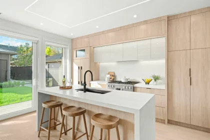 Dining Area Photo of 2 3466 W 22nd Avenue, Vancouver, BC