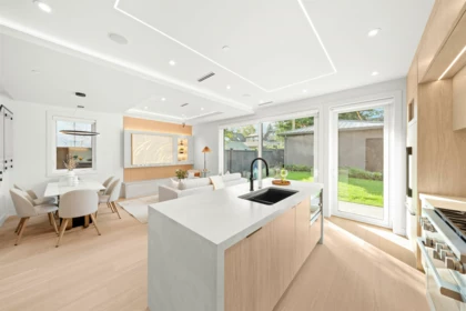 Kitchen Photo of 2 3466 W 22nd Avenue, Vancouver, BC