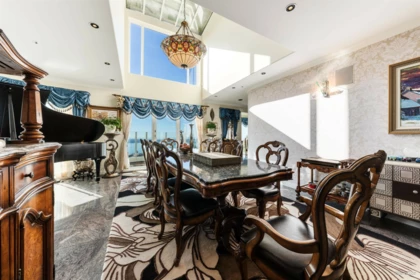 Kitchen Photo of 1419 Chippendale Road, West Vancouver, BC