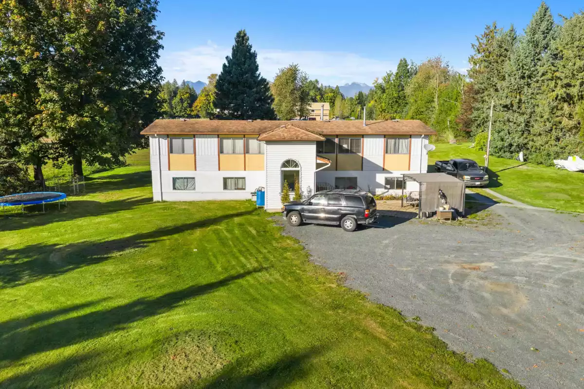 Basement Recreation Room Photo of 28991 Townshipline Road, Abbotsford, BC