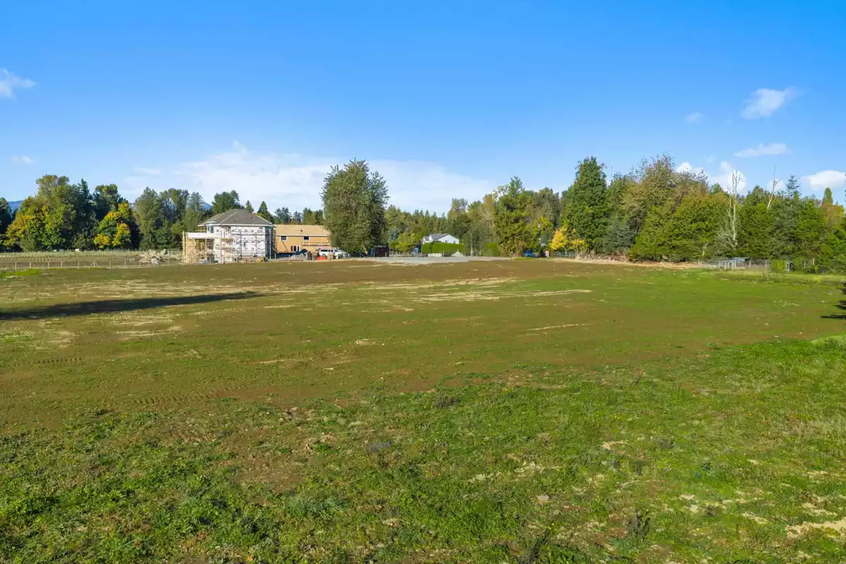 Guest Bathroom Photo of 28991 Townshipline Road, Abbotsford, BC