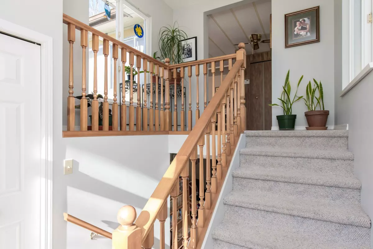 Laundry Room Photo of 28991 Townshipline Road, Abbotsford, BC
