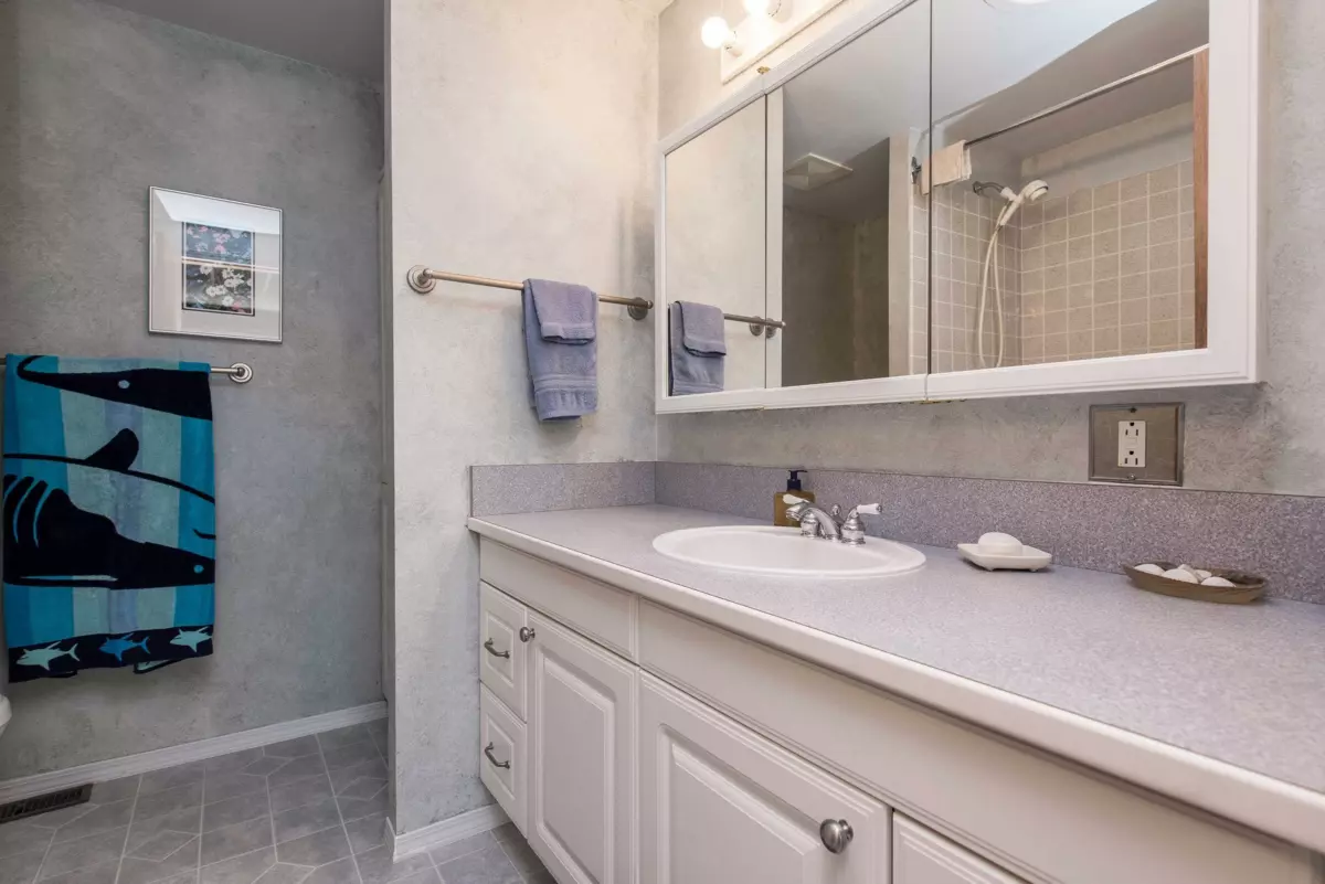 Swimming Pool Photo of 28991 Townshipline Road, Abbotsford, BC