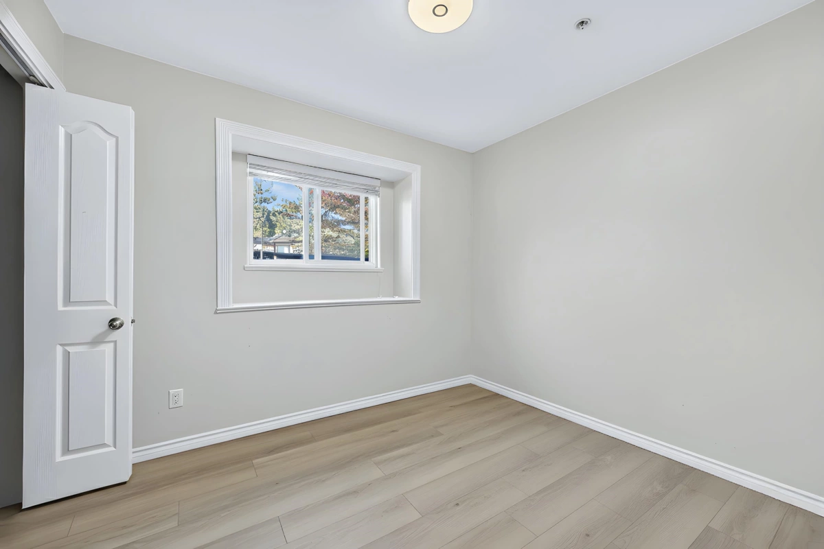 Aerial View of 392 E 63rd Avenue, Vancouver, BC