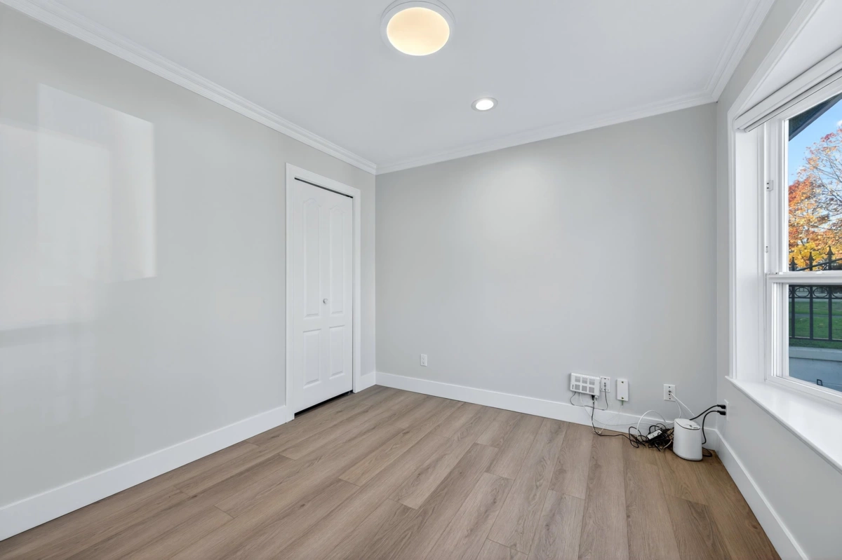 Front Yard Photo of 392 E 63rd Avenue, Vancouver, BC