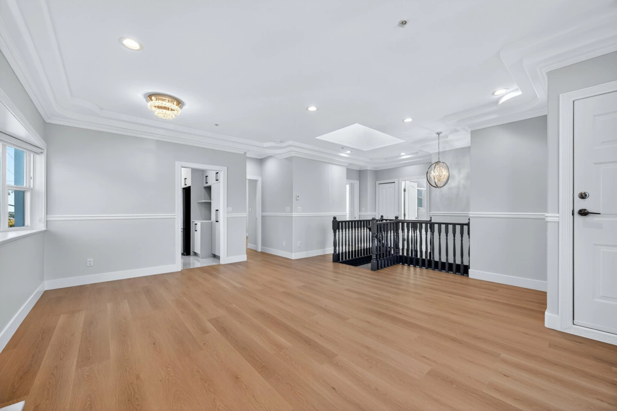 Powder Room Photo of 392 E 63rd Avenue, Vancouver, BC