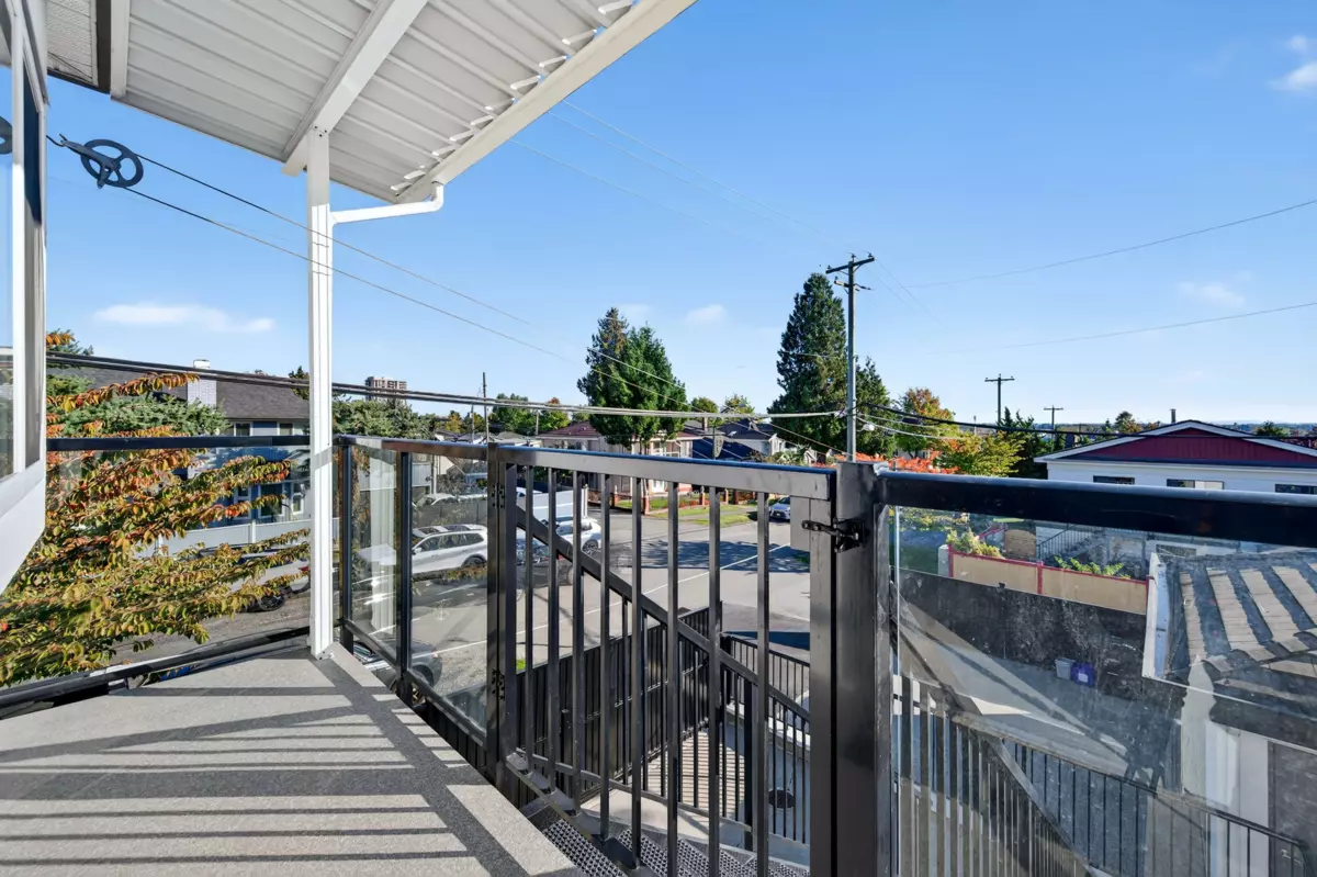 Primary Bathroom Photo of 392 E 63rd Avenue, Vancouver, BC