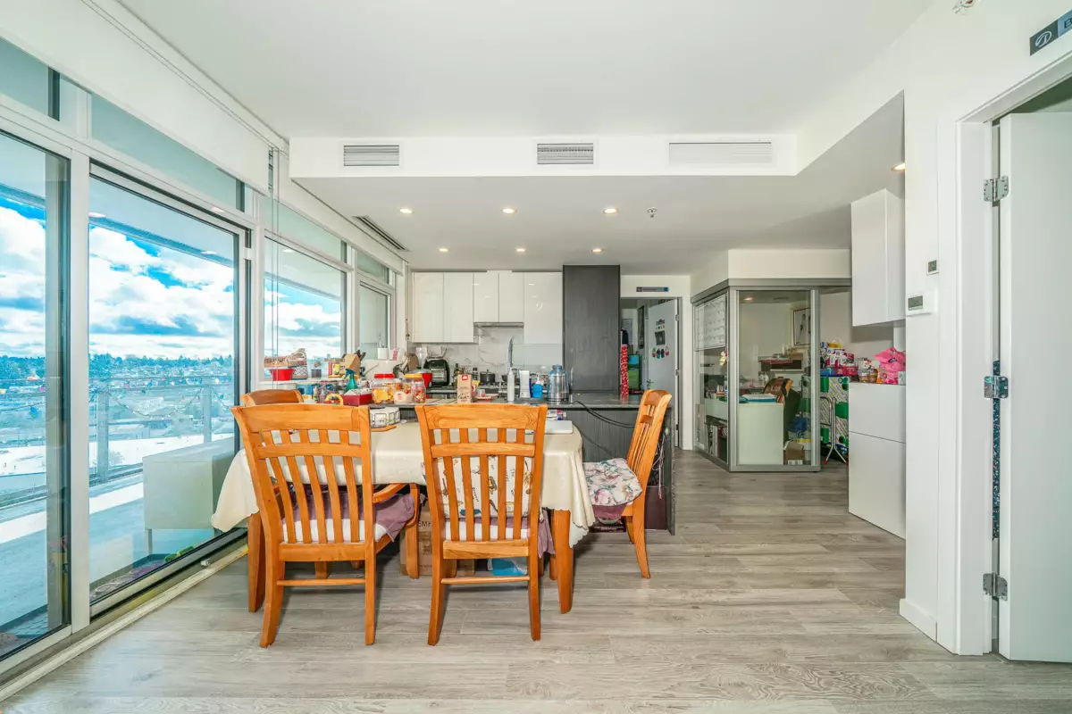 Breakfast Nook Photo of 1305 5311 Goring Street, Burnaby, BC