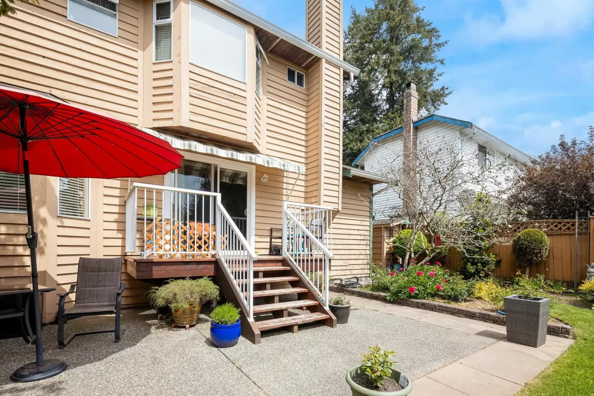 Kitchen Photo of 12986 20 Avenue, Surrey, BC