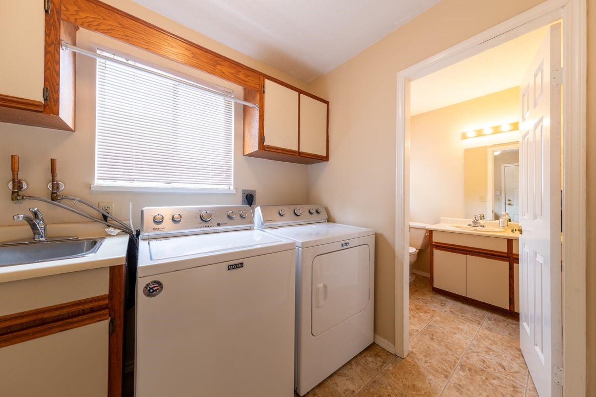 Laundry Room Photo of 12986 20 Avenue, Surrey, BC