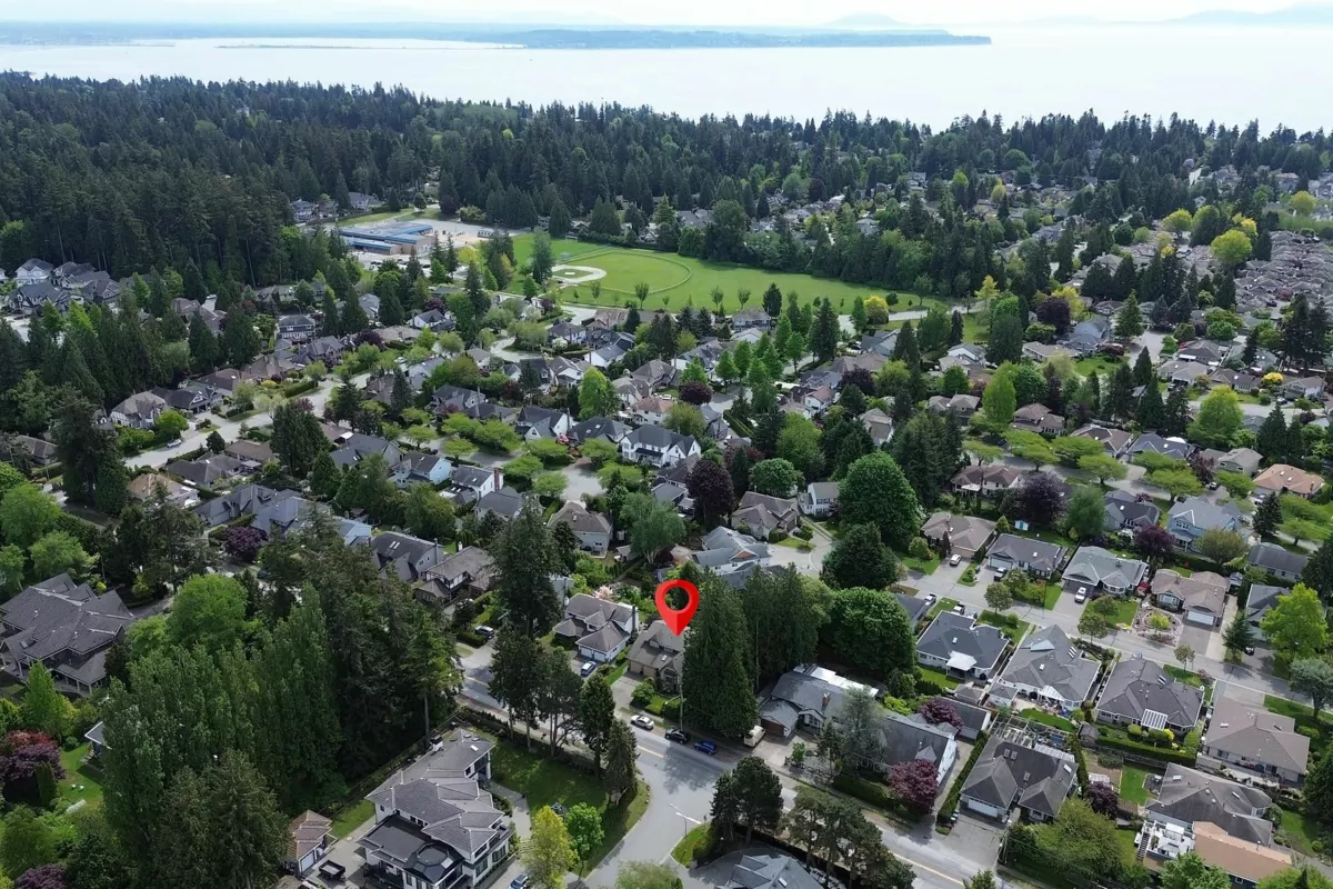 Outdoor Kitchen Photo of 12986 20 Avenue, Surrey, BC