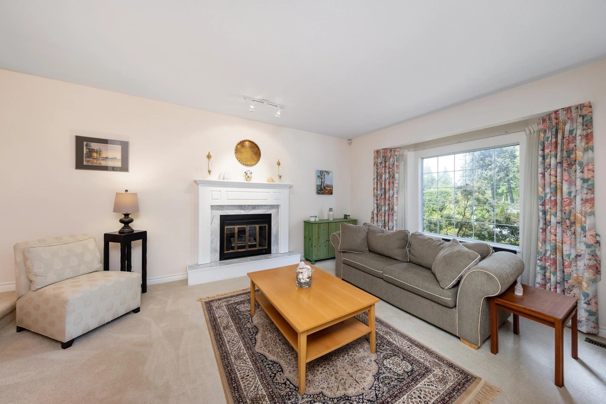 Primary Bathroom Photo of 12986 20 Avenue, Surrey, BC