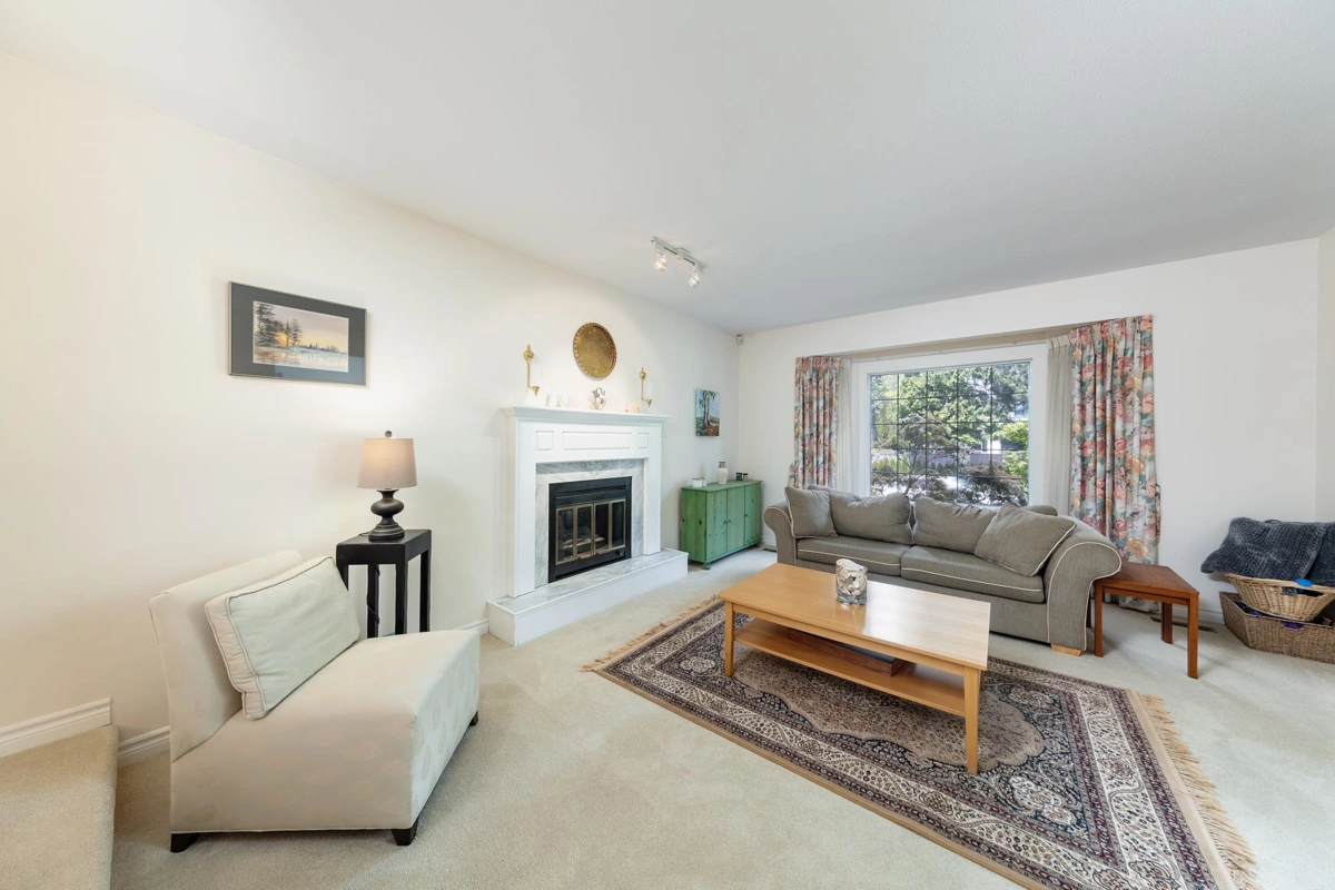 Walk-In Closet Photo of 12986 20 Avenue, Surrey, BC