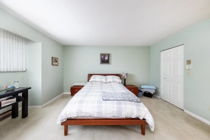 Staircase Photo of 12986 20 Avenue, Surrey, BC