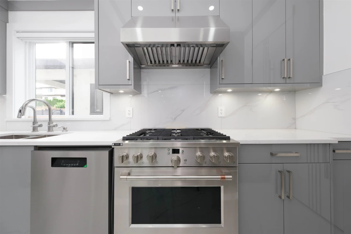 Primary Bathroom Photo of 1100 Como Lake Avenue, Coquitlam, BC