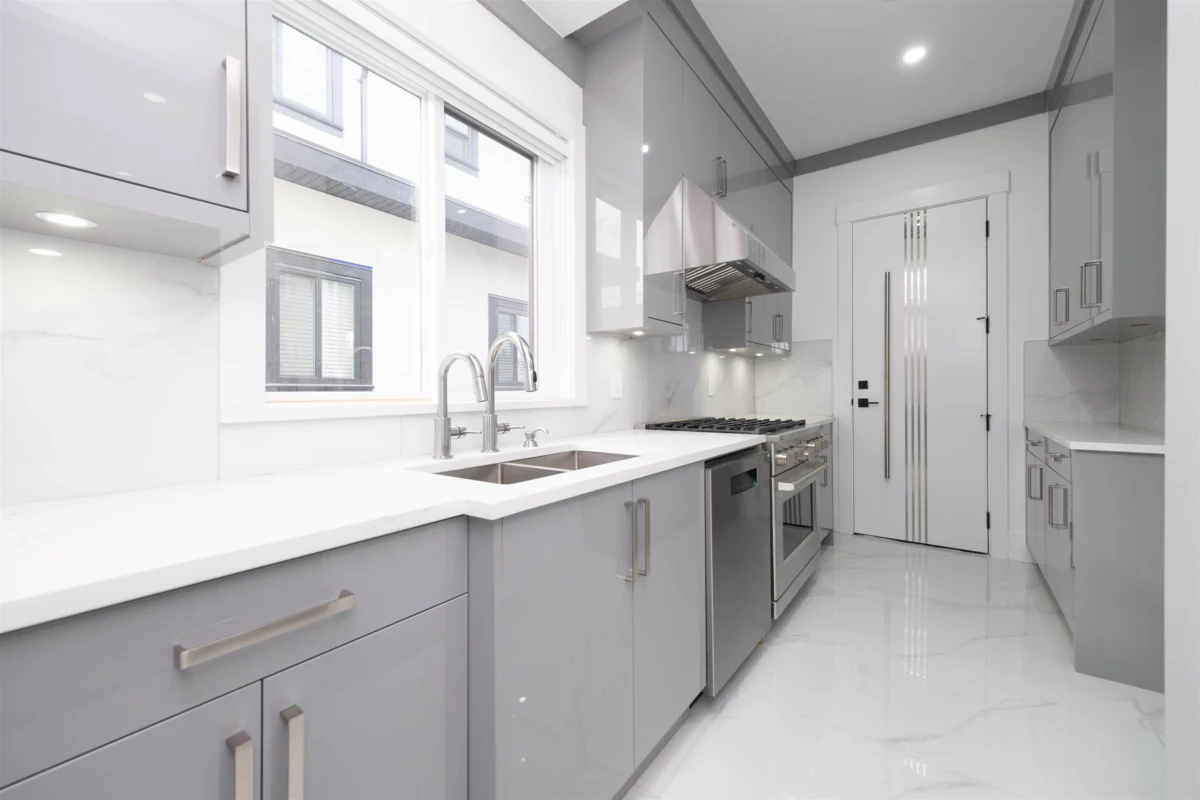 Walk-In Closet Photo of 1100 Como Lake Avenue, Coquitlam, BC