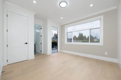 Hallway Photo of 1100 Como Lake Avenue, Coquitlam, BC