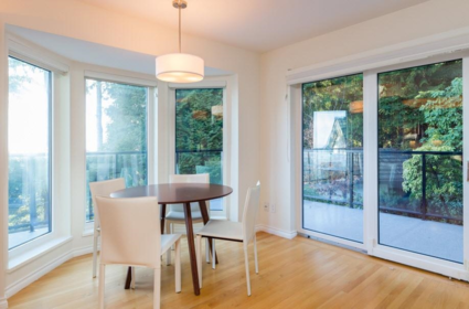 Breakfast Nook Photo of 1159 Eyremount Drive, West Vancouver, BC