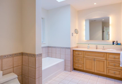 Laundry Room Photo of 1159 Eyremount Drive, West Vancouver, BC