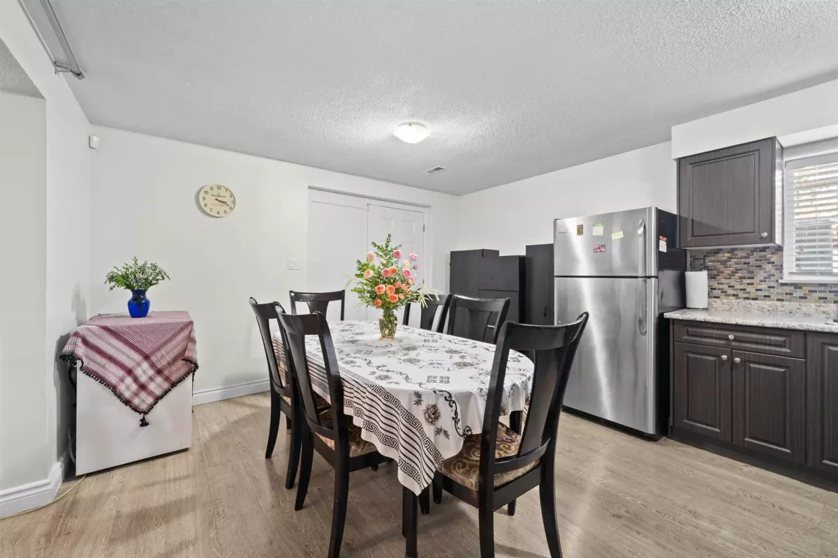 Primary Bathroom Photo of 13687 112 Avenue, Surrey, BC