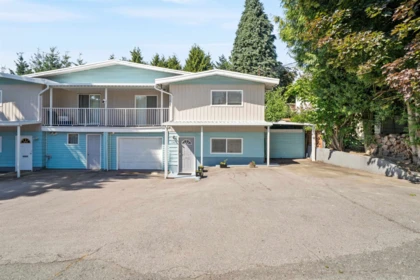 13687 112 Avenue, Surrey, BC, Cedar Hills — 5 bed half duplex for sale