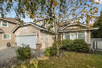 10512 Woodglen Place, Surrey, BC, Surrey — Single Family Residence for sale