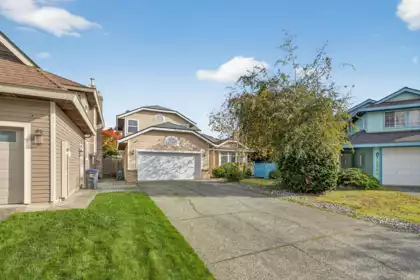 10512 Woodglen Place, Surrey, BC, Surrey — Single Family Residence for sale