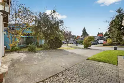 10512 Woodglen Place, Surrey, BC, Surrey — Single Family Residence for sale