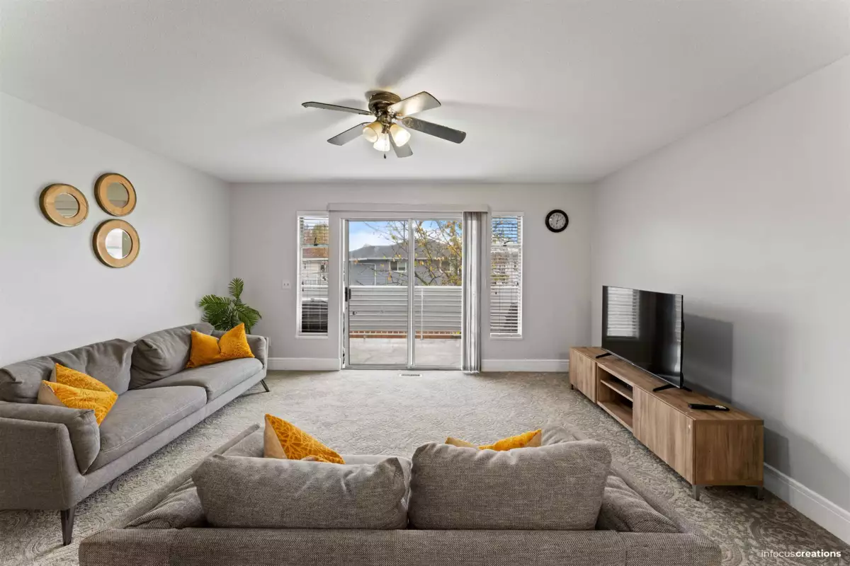 Breakfast Nook Photo of 7565 123a Street, Surrey, BC