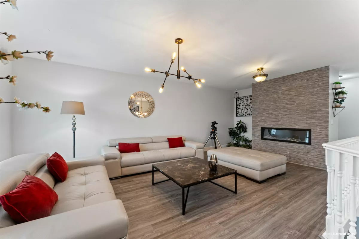 Dining Area Photo of 7565 123a Street, Surrey, BC