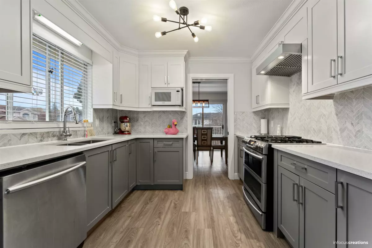 Guest Bathroom Photo of 7565 123a Street, Surrey, BC