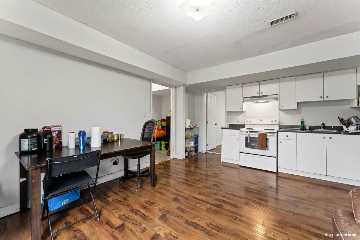 Outdoor Deck Photo of 7565 123a Street, Surrey, BC