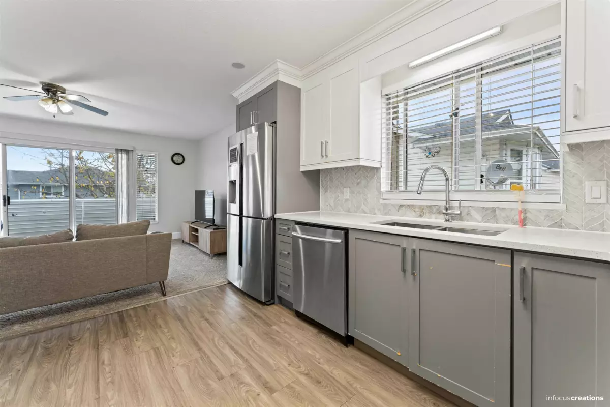 Primary Bathroom Photo of 7565 123a Street, Surrey, BC