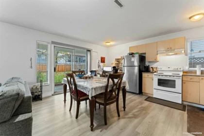 Entry Foyer Photo of 7565 123a Street, Surrey, BC