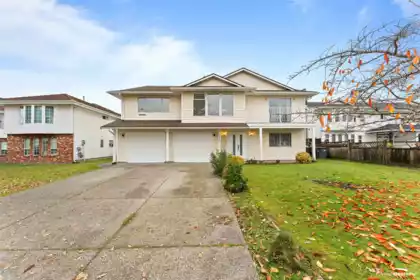 7565 123a Street, Surrey, BC, West Newton — 5 bed single family residence for sale
