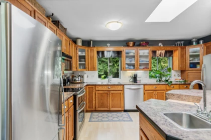 Kitchen Island Photo of 11193 284 Street, Maple Ridge, BC
