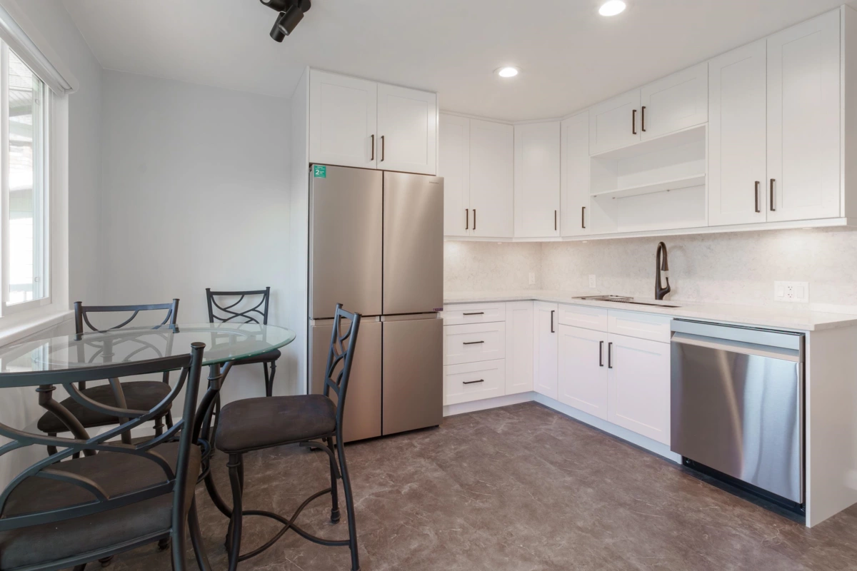 Kitchen Island Photo of 1496 Mary Hill Lane, Port Coquitlam, BC