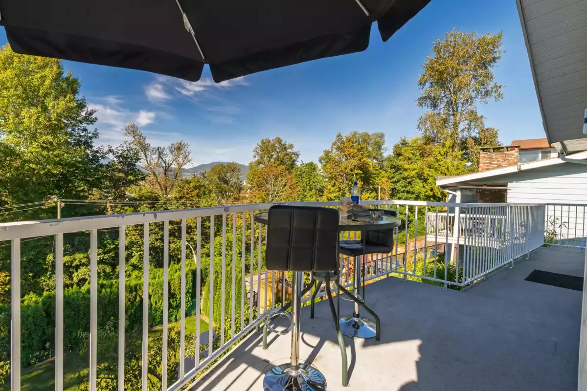 Kitchen Photo of 1496 Mary Hill Lane, Port Coquitlam, BC
