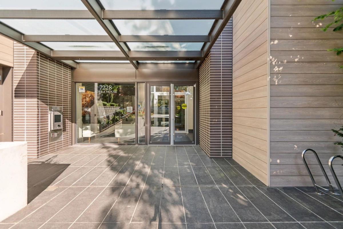 Hallway Photo of 901 7228 Adera Street, Vancouver, BC