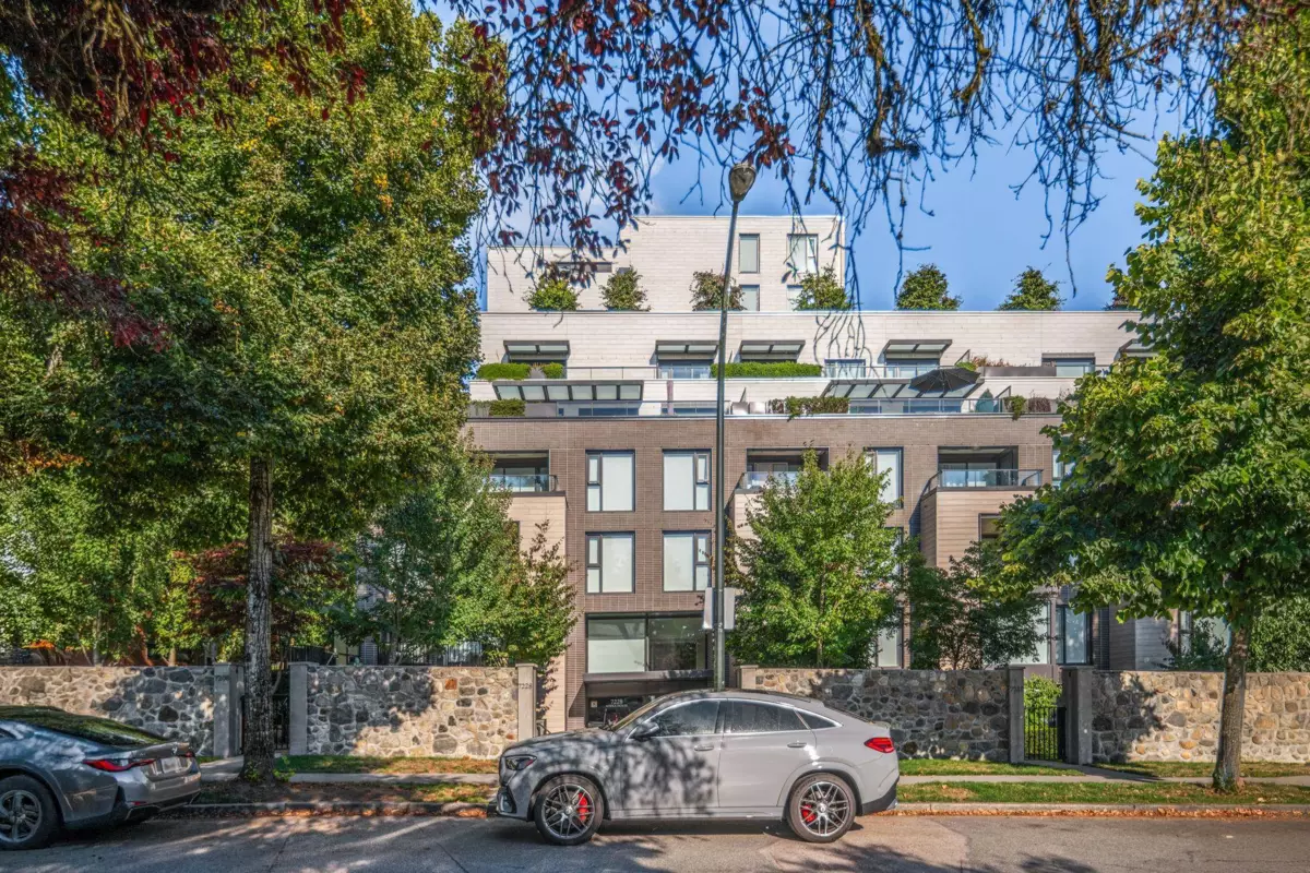 Outdoor Deck Photo of 901 7228 Adera Street, Vancouver, BC