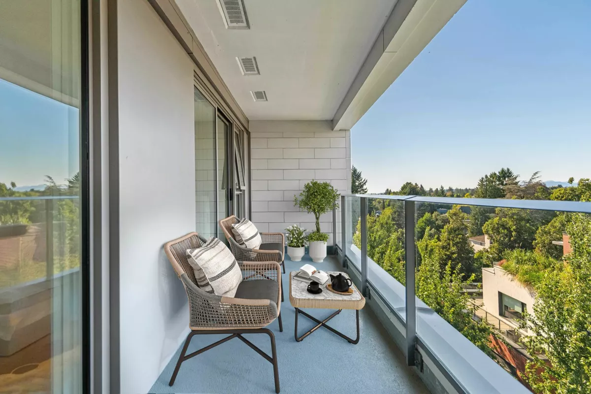 Walk-In Closet Photo of 901 7228 Adera Street, Vancouver, BC