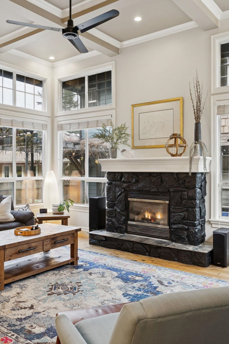 Kitchen Island Photo of 5782 Garrison Boulevard, Chilliwack, BC