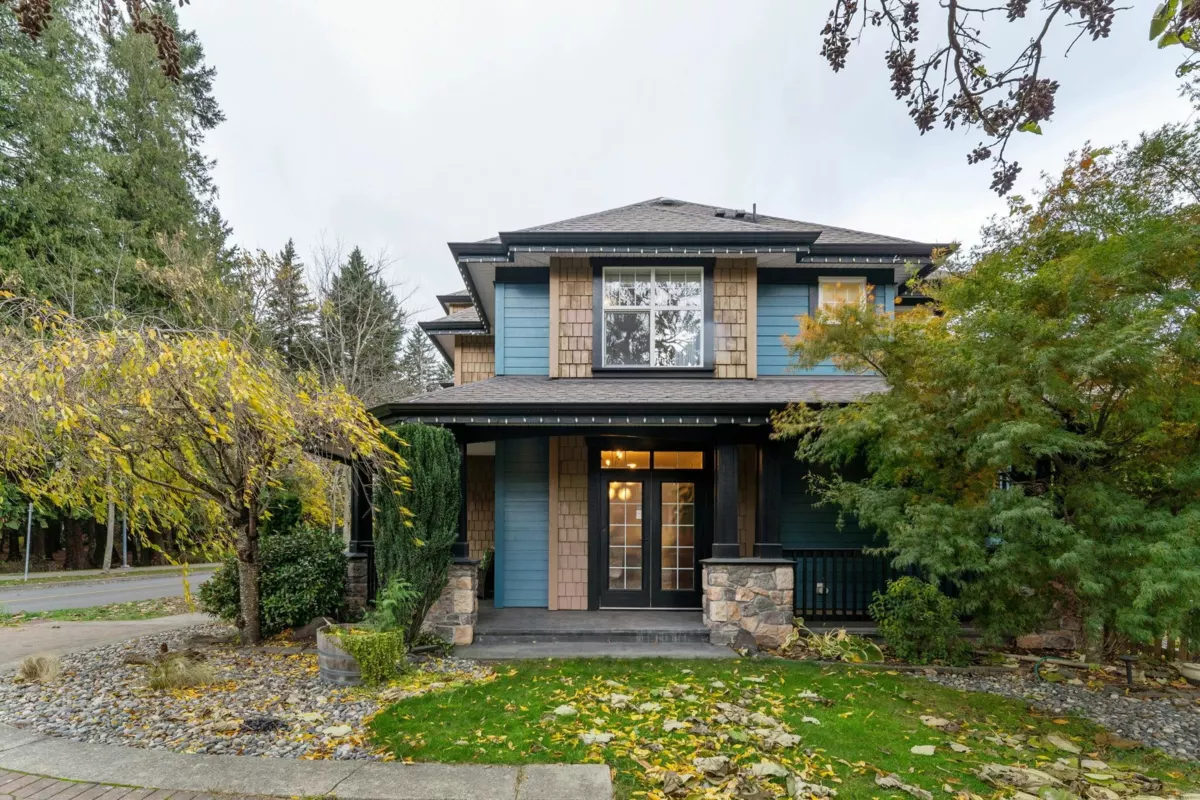 Living Room Photo of 5782 Garrison Boulevard, Chilliwack, BC