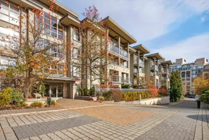 310 9319 University Crescent, Burnaby, BC, Burnaby — Apartment/Condo for sale
