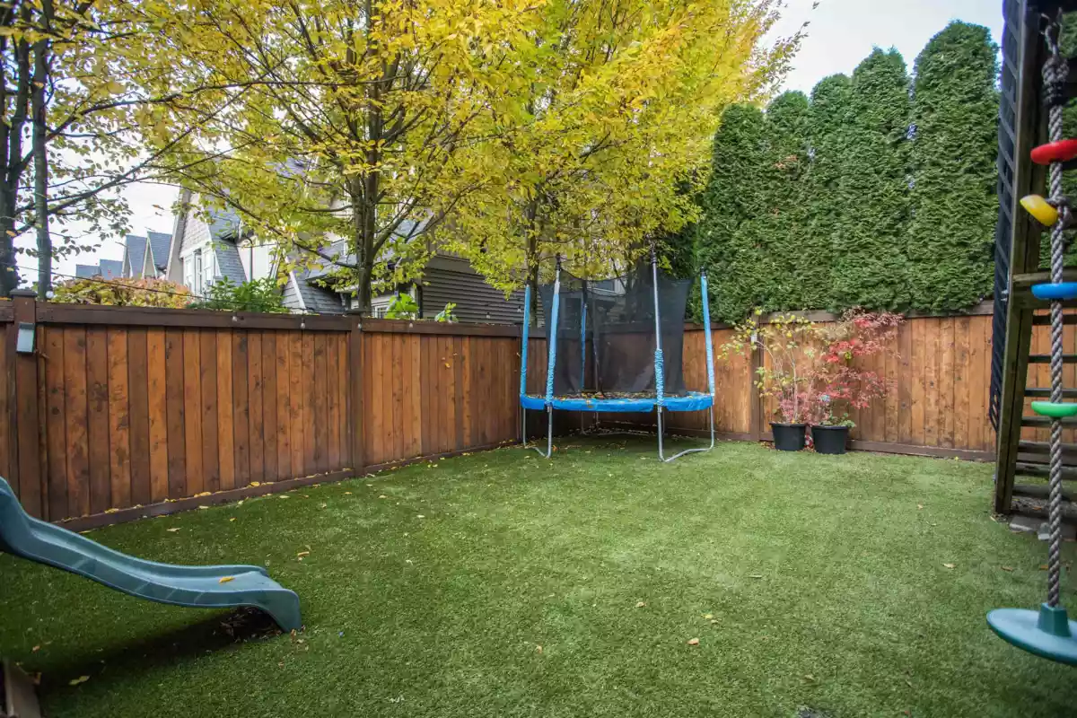 Entry Foyer Photo of 11847 191a Street, Pitt Meadows, BC
