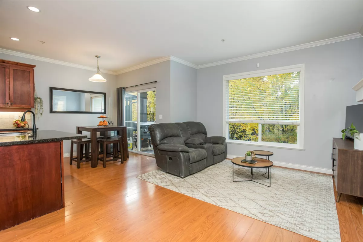 Guest Bathroom Photo of 11847 191a Street, Pitt Meadows, BC