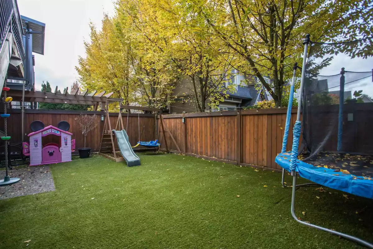 Hallway Photo of 11847 191a Street, Pitt Meadows, BC