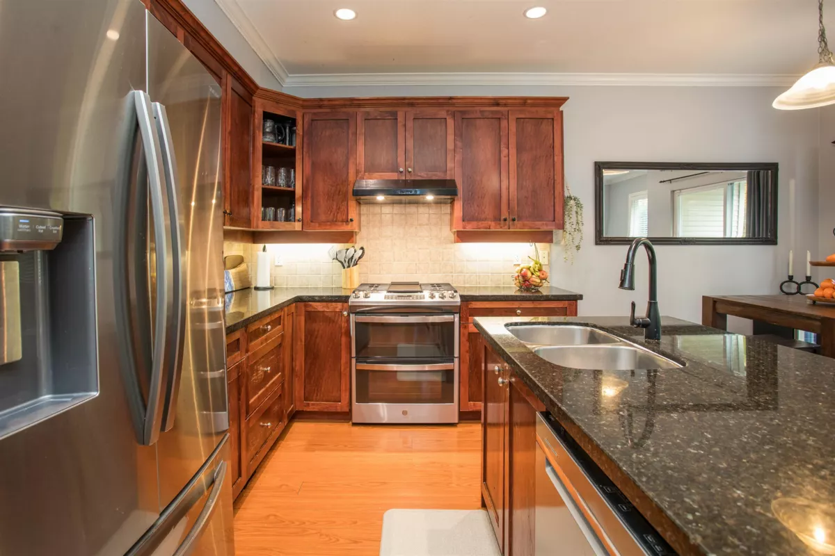 Walk-In Closet Photo of 11847 191a Street, Pitt Meadows, BC